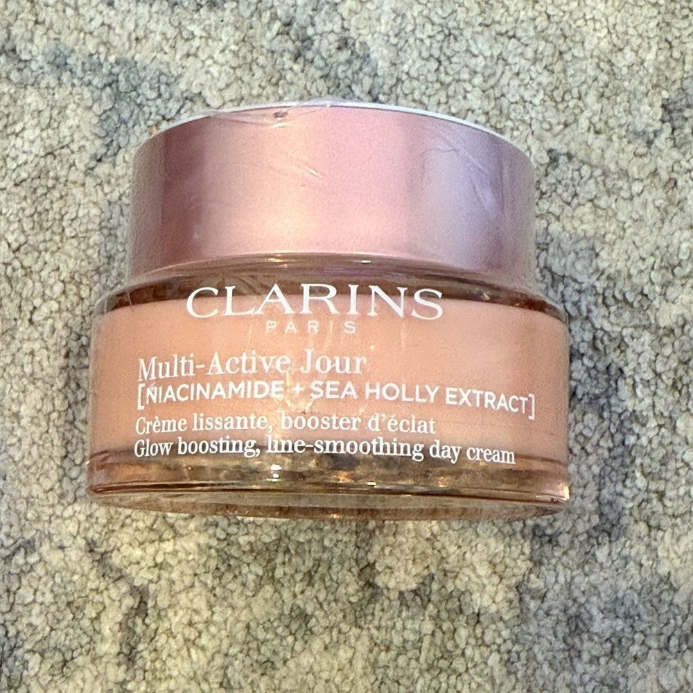Clarins
Multi-Active Day Moisturizer for Lines and Glow with Niacinamide - Picture 4 of 5